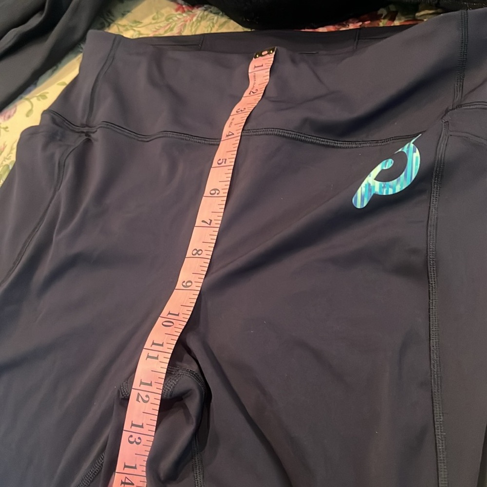 Peloton XL NWT together we go far Leggings With pockets - Picture 14 of 17